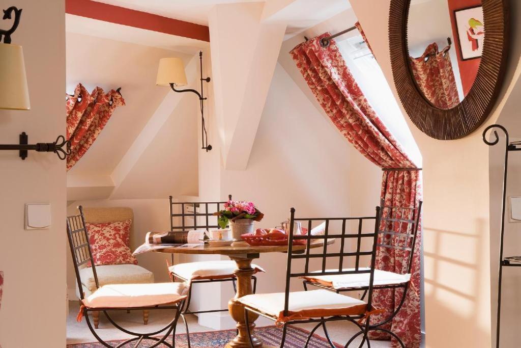& Restaurant Le